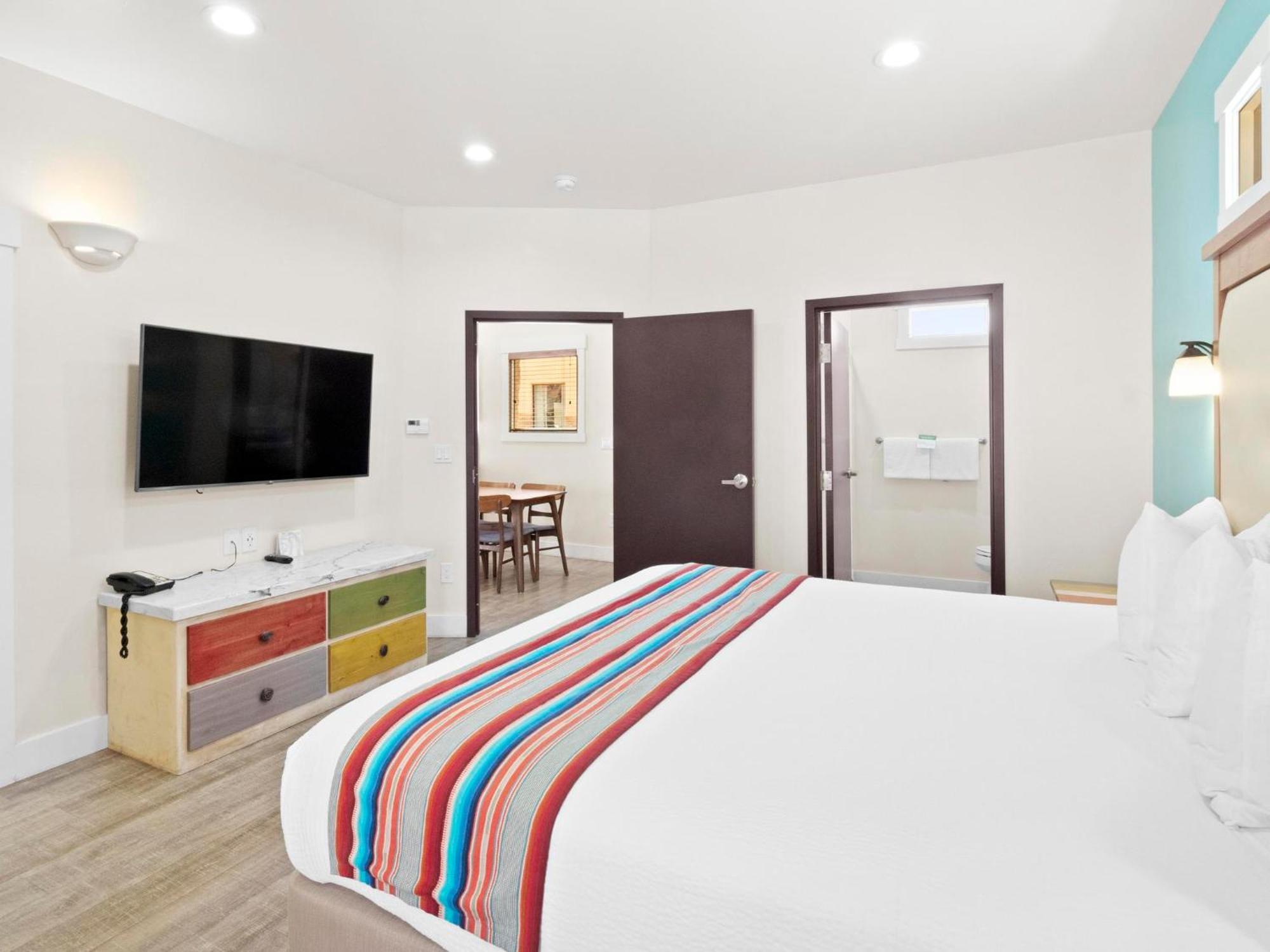 Bluff Dwellings Resort Экстерьер фото